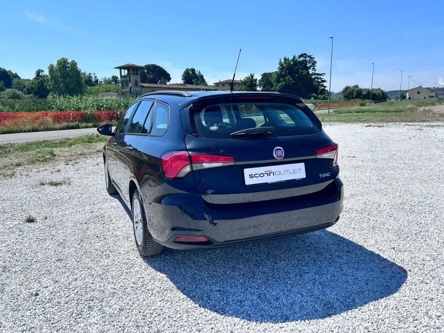 Fiat Tipo Station Wagon 1.4  Easy Negro - 2