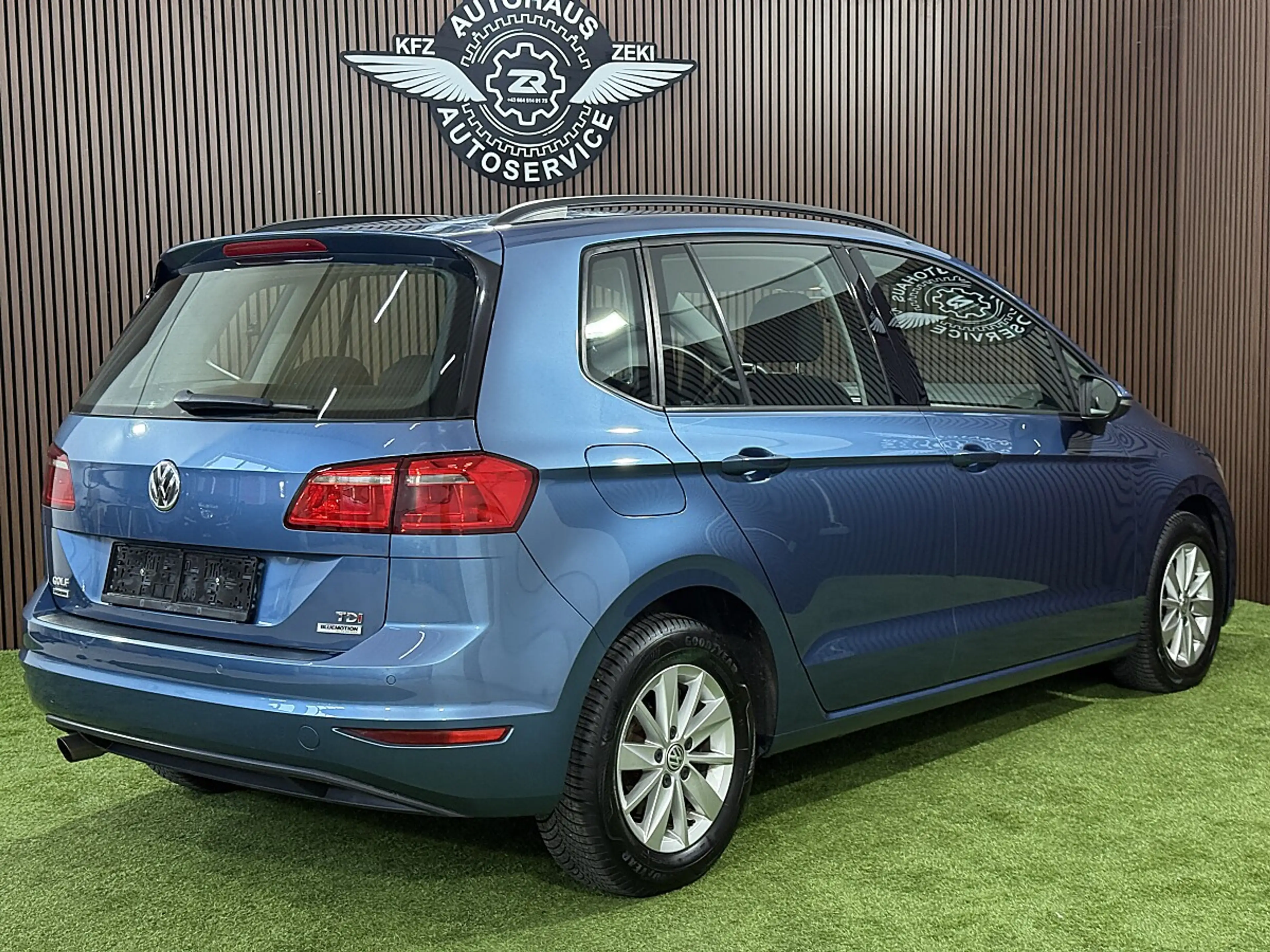 Volkswagen Golf Sportsvan Rabbit 1,6 BMT TDI — photo 8