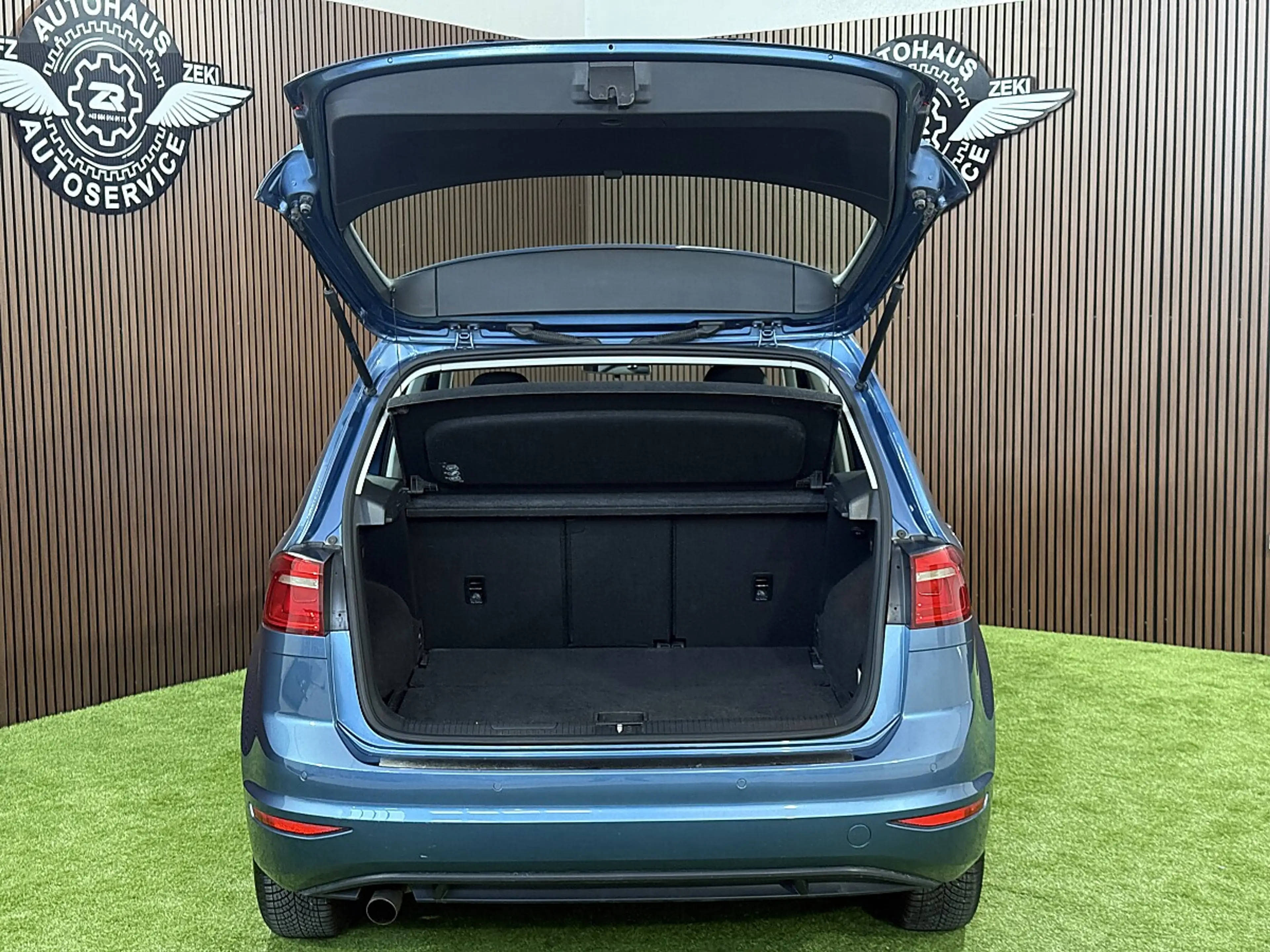 Volkswagen Golf Sportsvan Rabbit 1,6 BMT TDI — photo 12