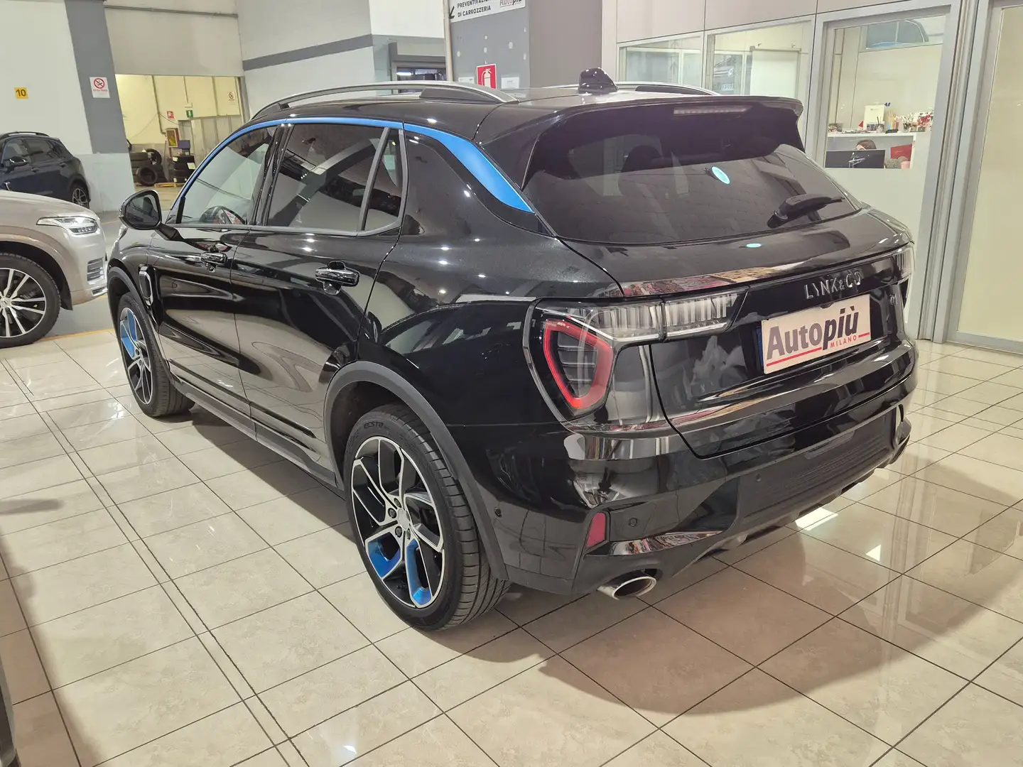 Lynk & Co 01 01 1.5 td phev auto Zwart - 2