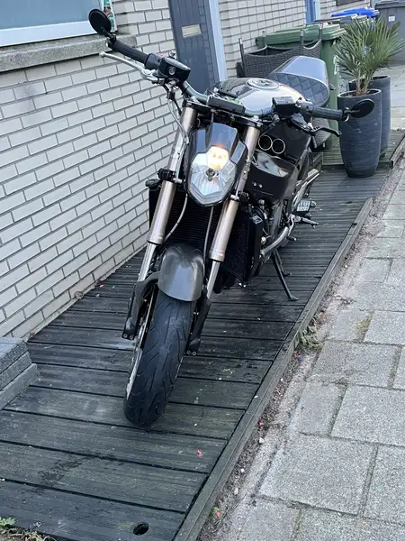 Kawasaki Ninja ZX-9R - foto 5