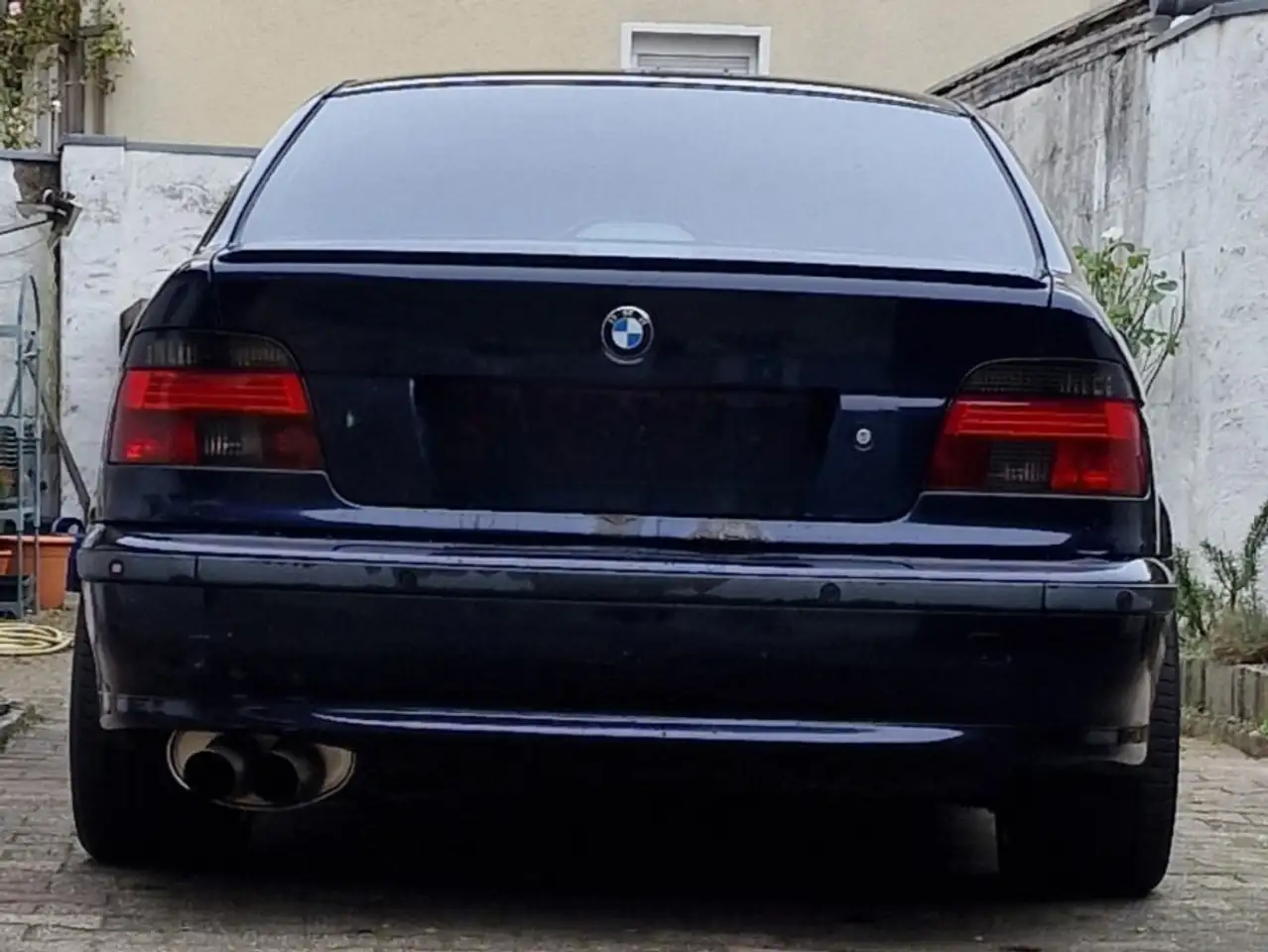 BMW 523