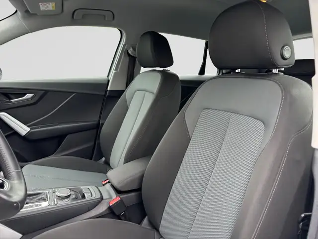 Audi Q2 view 6