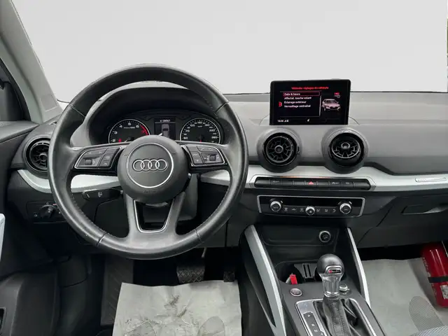 Audi Q2 view 5