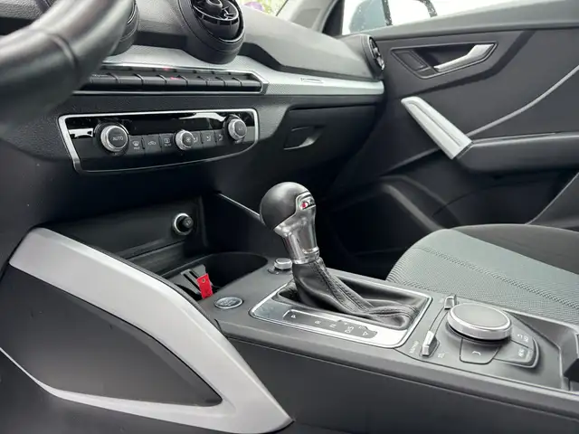 Audi Q2 view 7