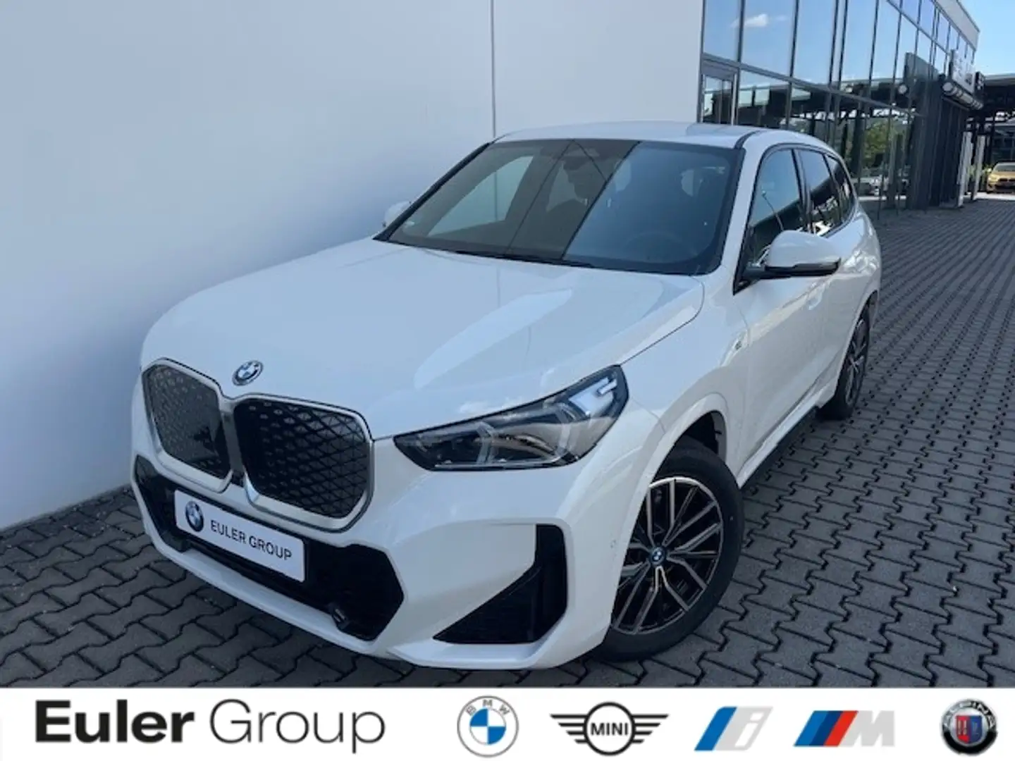 BMW iX1 xDrive30 M Sport 18'' AHK Memory HUD PA+ LCProf So Weiß - 1