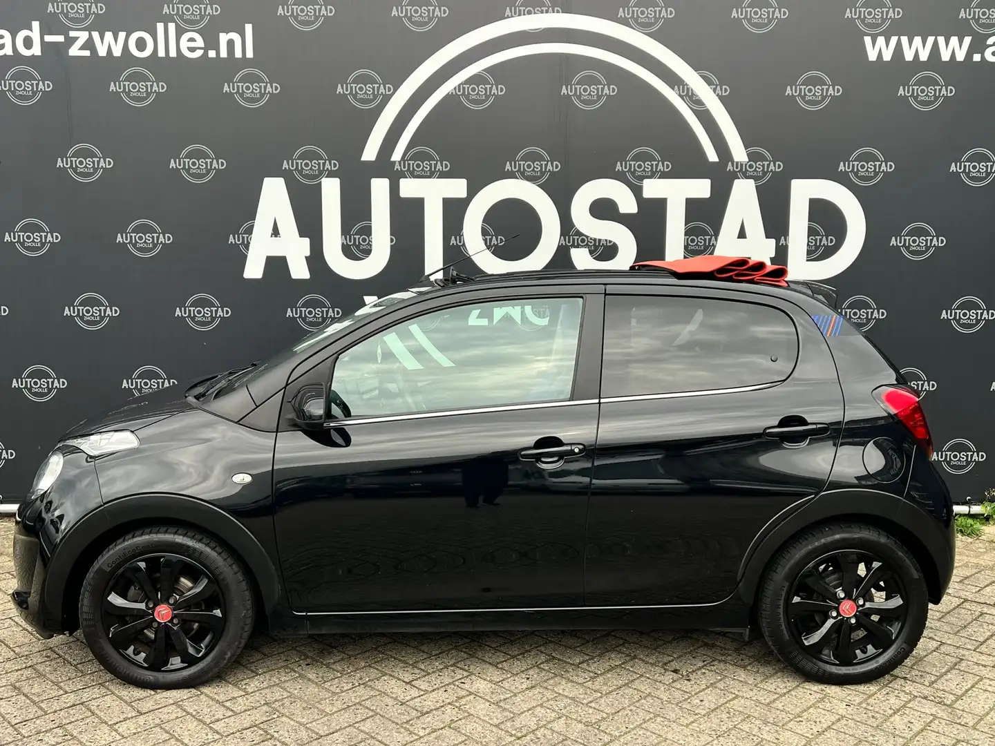 Citroen C1 1.0 VTi Airscape Urban Ride NL-Auto/2e Eigenaar/NA Zwart - 2