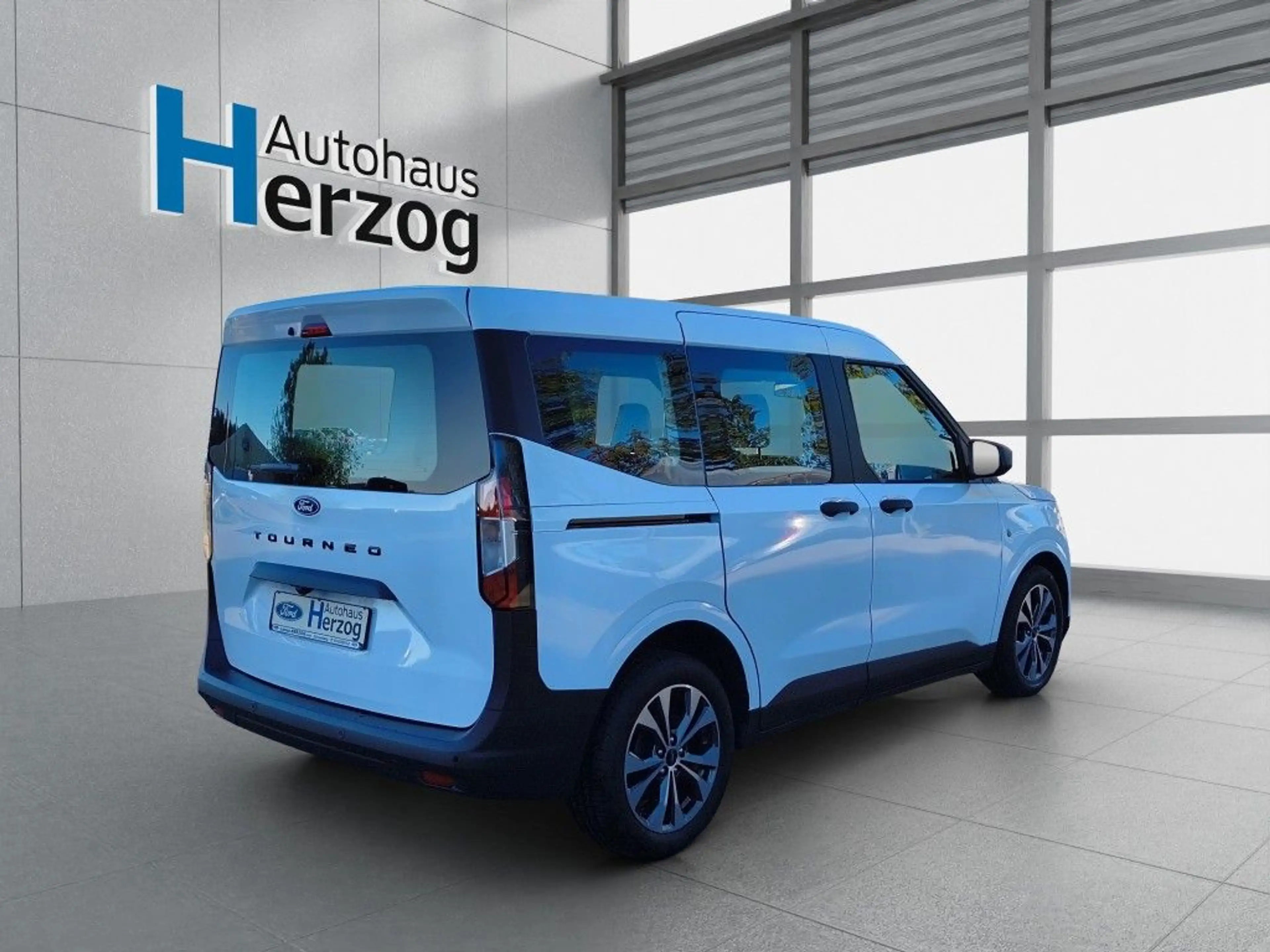 Ford Tourneo Courier 1.0 EcoBoost TREND — photo 5