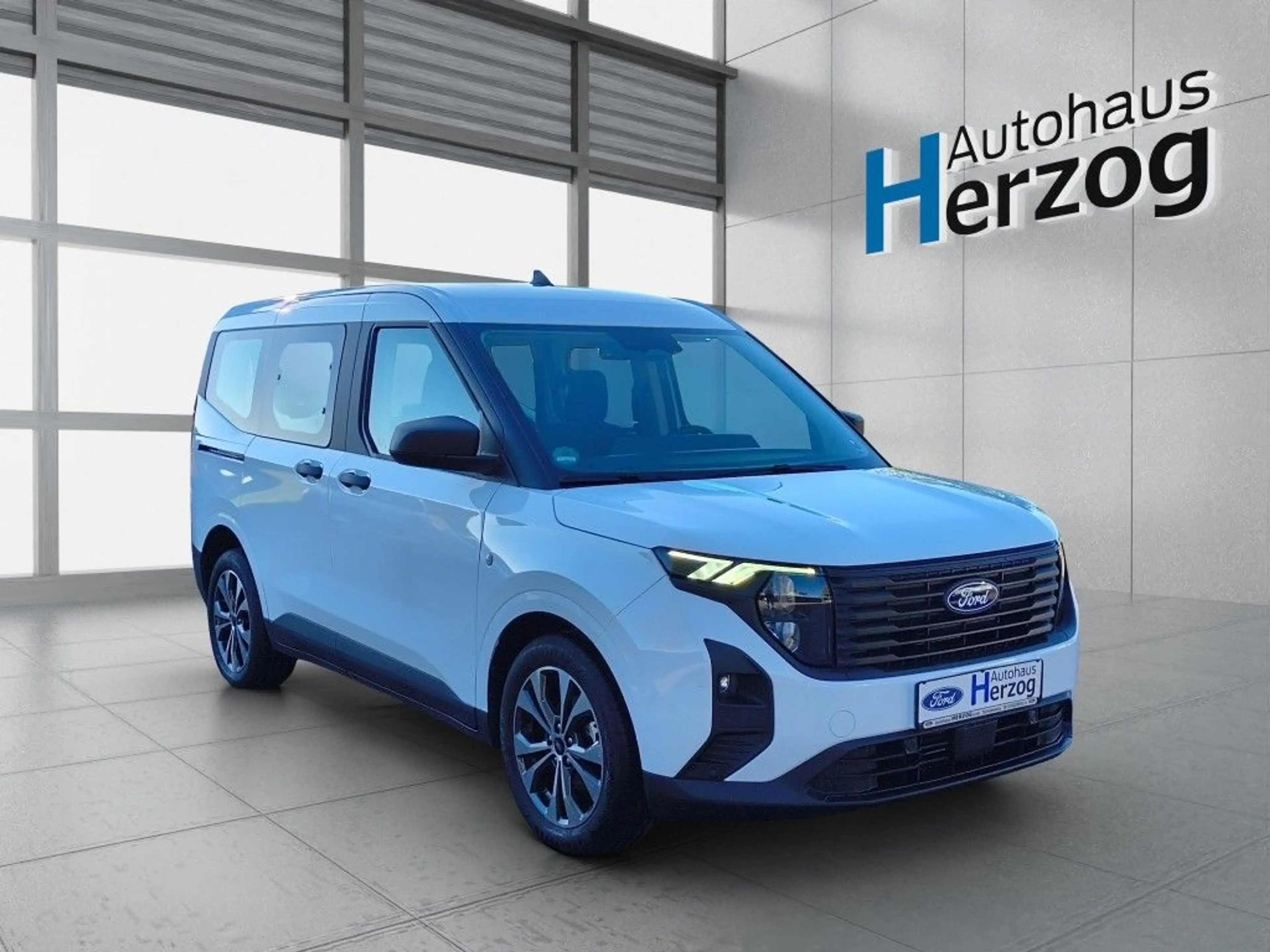 Ford Tourneo Courier 1.0 EcoBoost TREND — photo 7