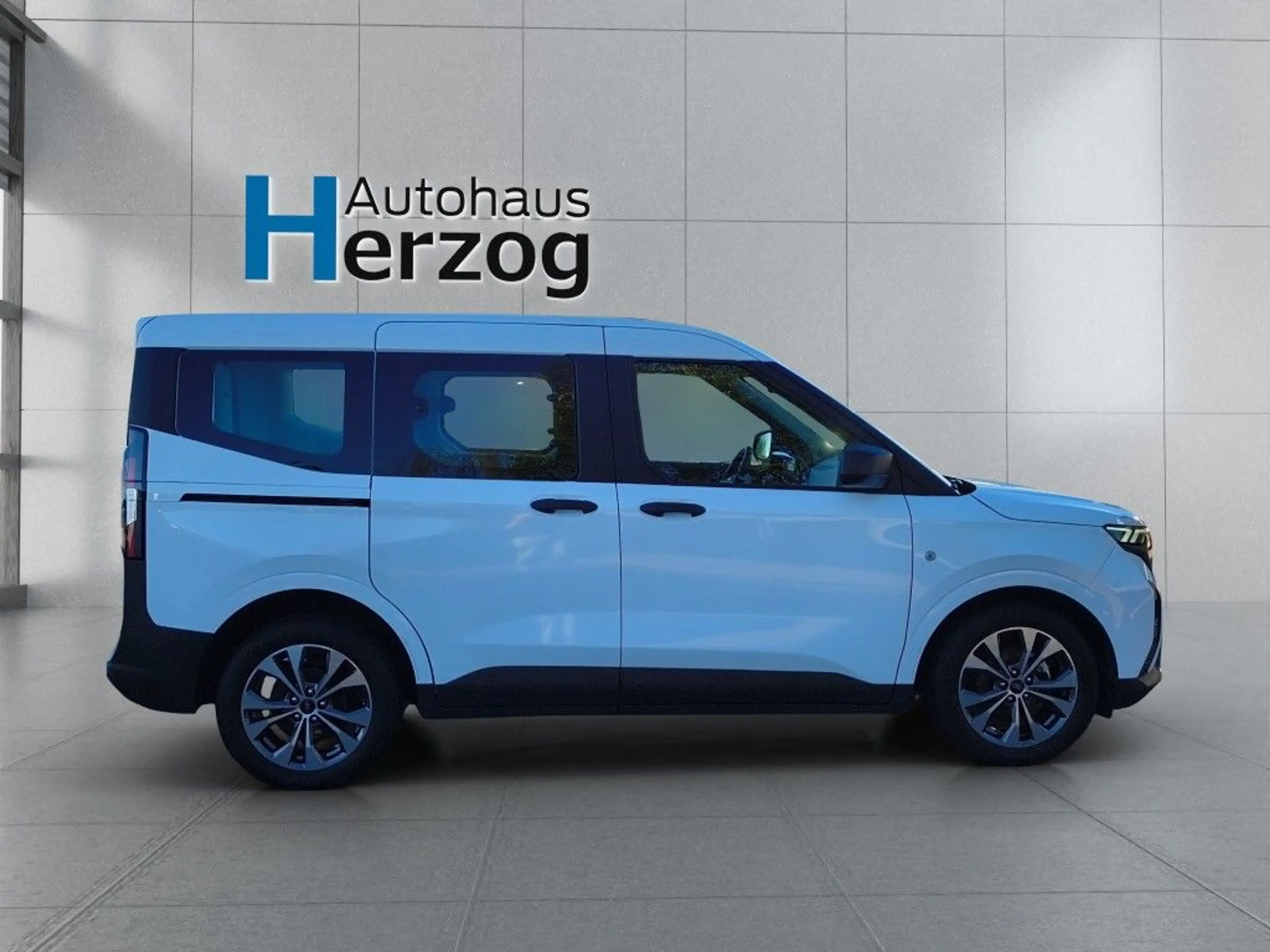 Ford Tourneo Courier 1.0 EcoBoost TREND — photo 6