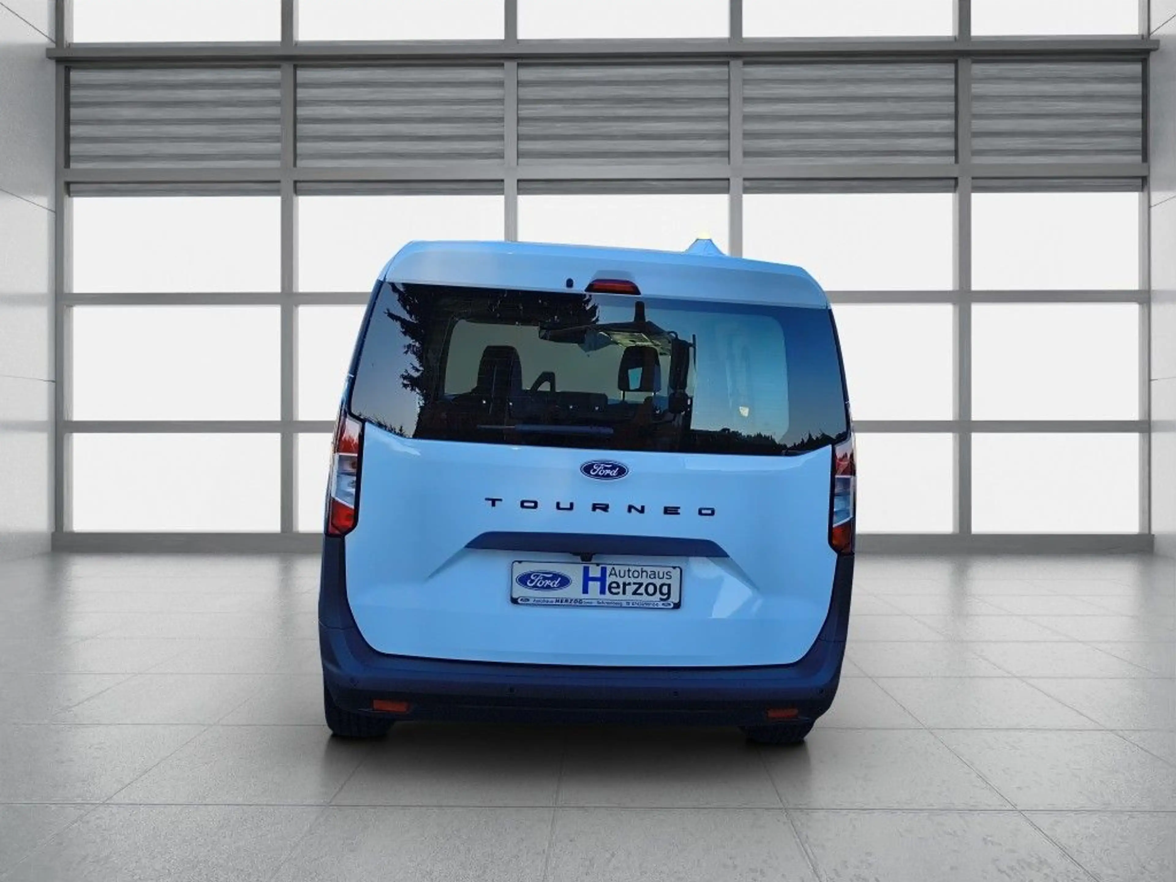 Ford Tourneo Courier 1.0 EcoBoost TREND — photo 4