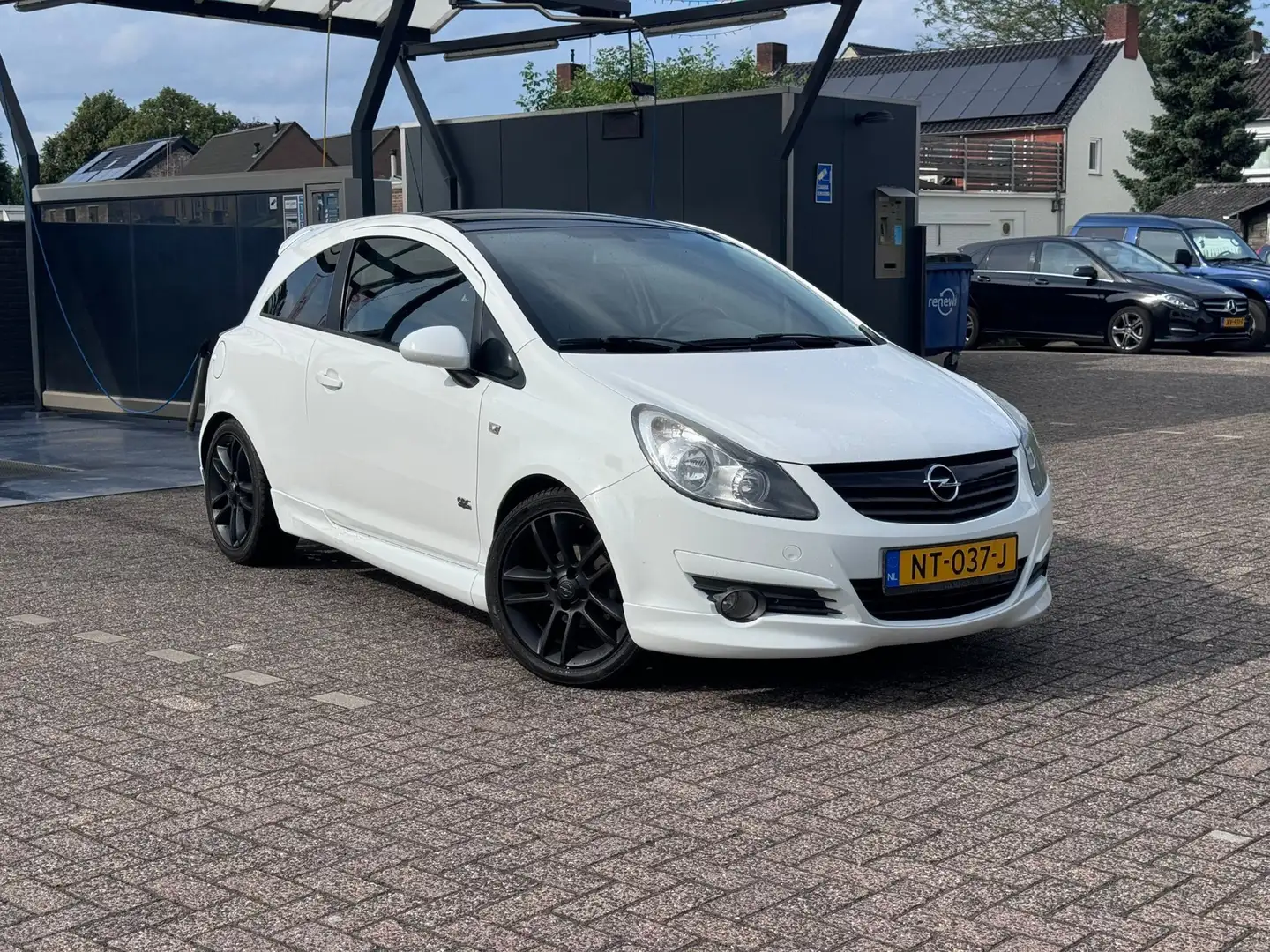 Opel Corsa 1.2-16V Color Edition Wit - 1