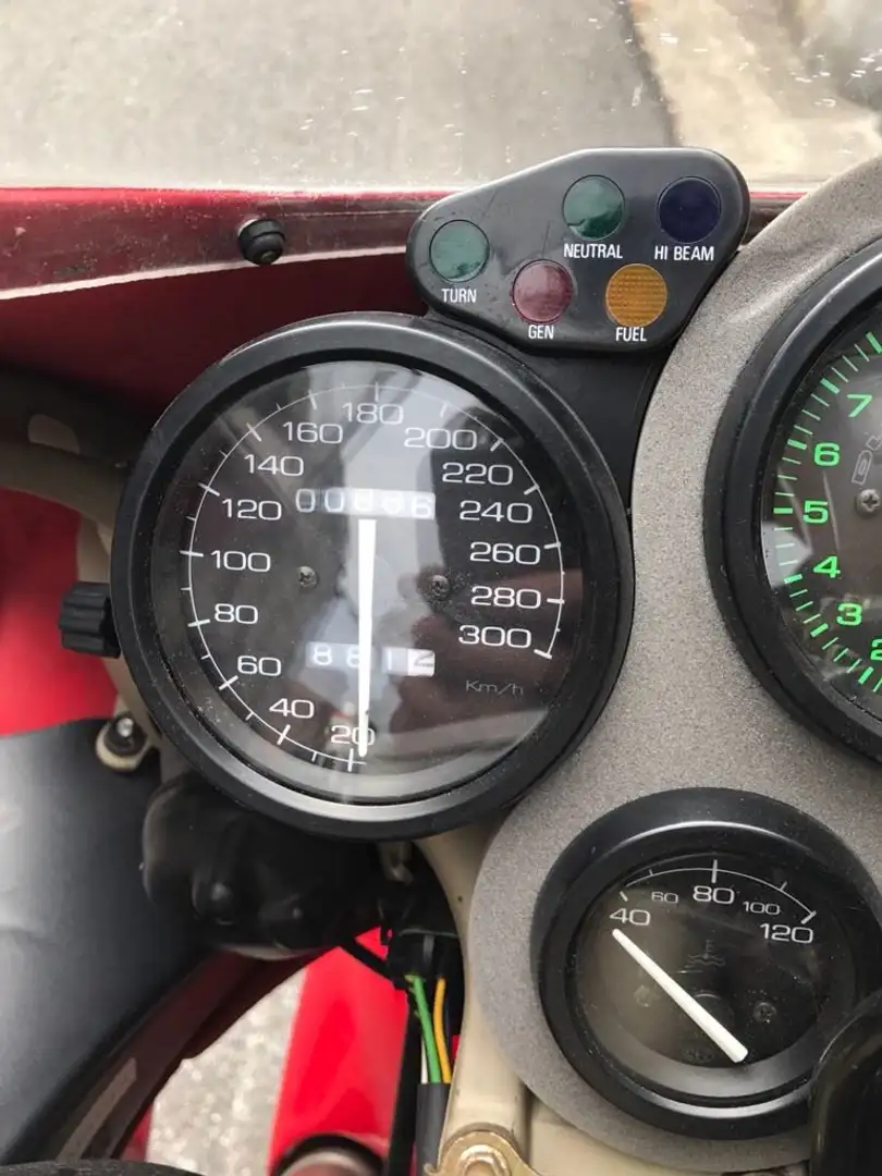Ducati 916 crvena - 1