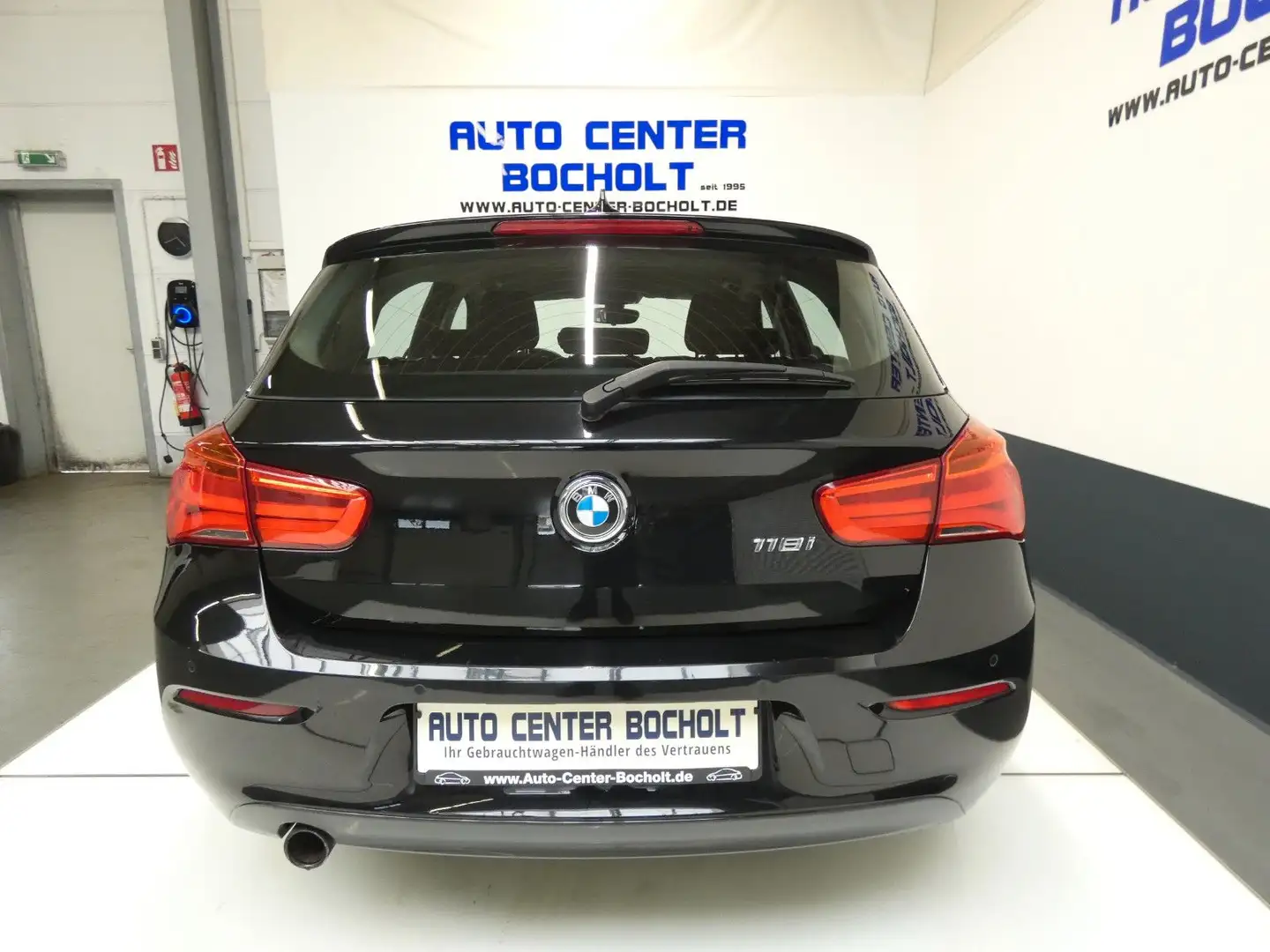 BMW 118 i F20*Automatik*5Türig*Klima*Parktronic Schwarz - 2
