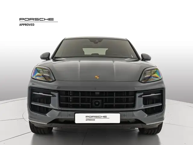 Porsche Cayenne view 8