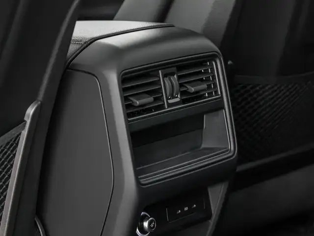 Porsche Cayenne view 19