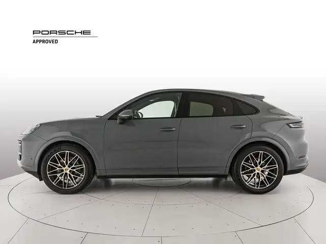 Porsche Cayenne view 2