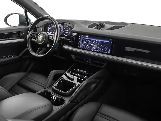 Porsche Cayenne view 10