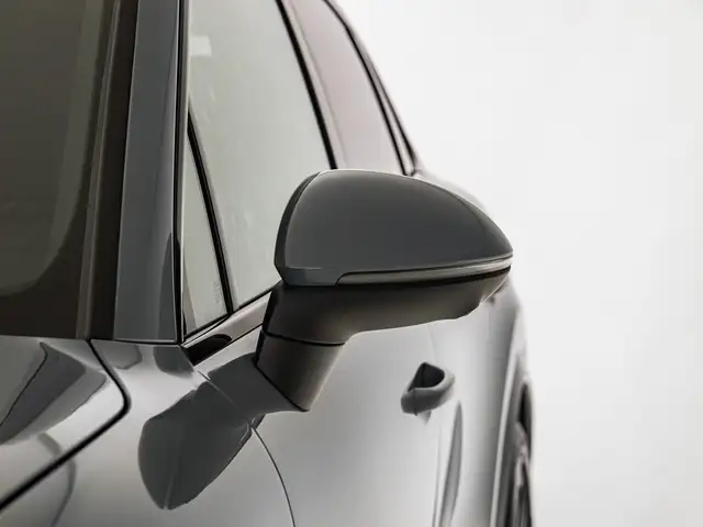 Porsche Cayenne view 24