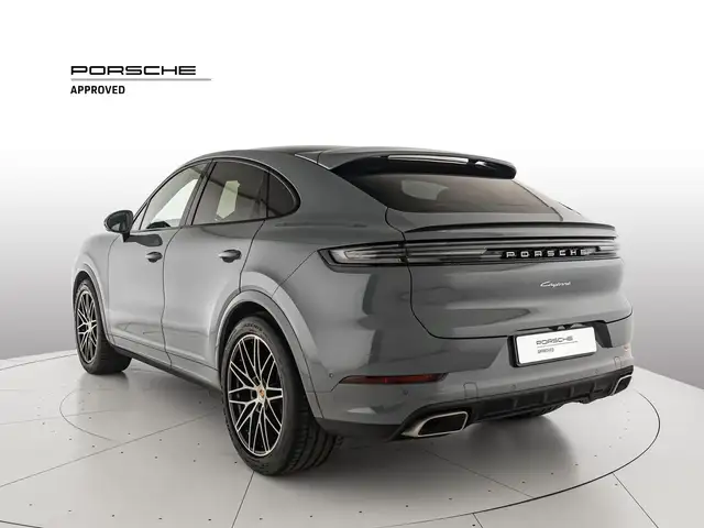 Porsche Cayenne view 3