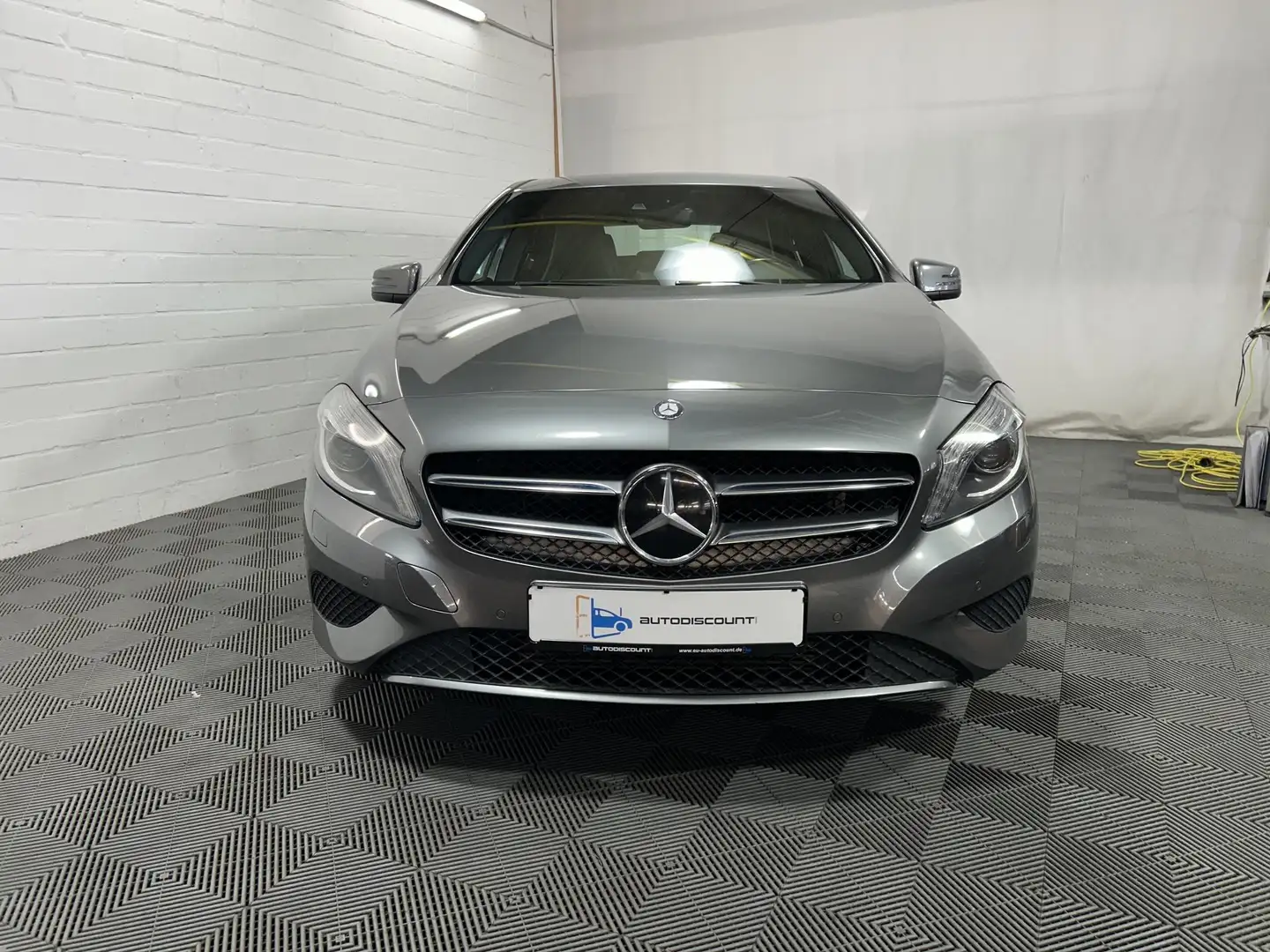 Mercedes-Benz A 180 Style Bi-Xenon Kamera PDC Teilleder SHZ 90 kW (... Grau - 2
