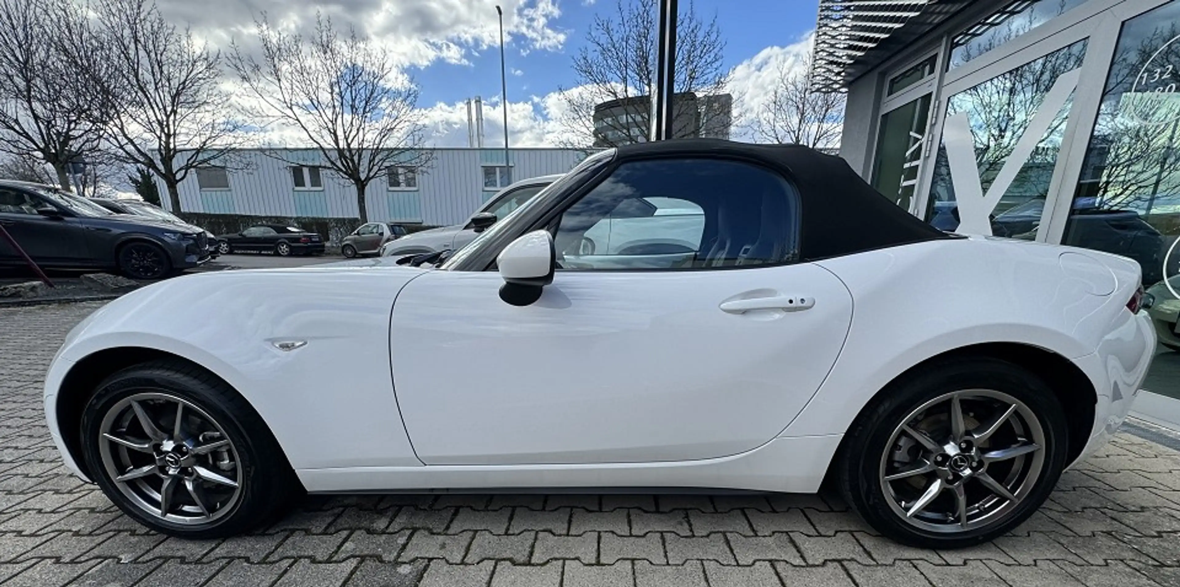 Mazda MX-5 1.5L SKYACTIV G 132ps EXCLUSIVE-LINE — photo 4