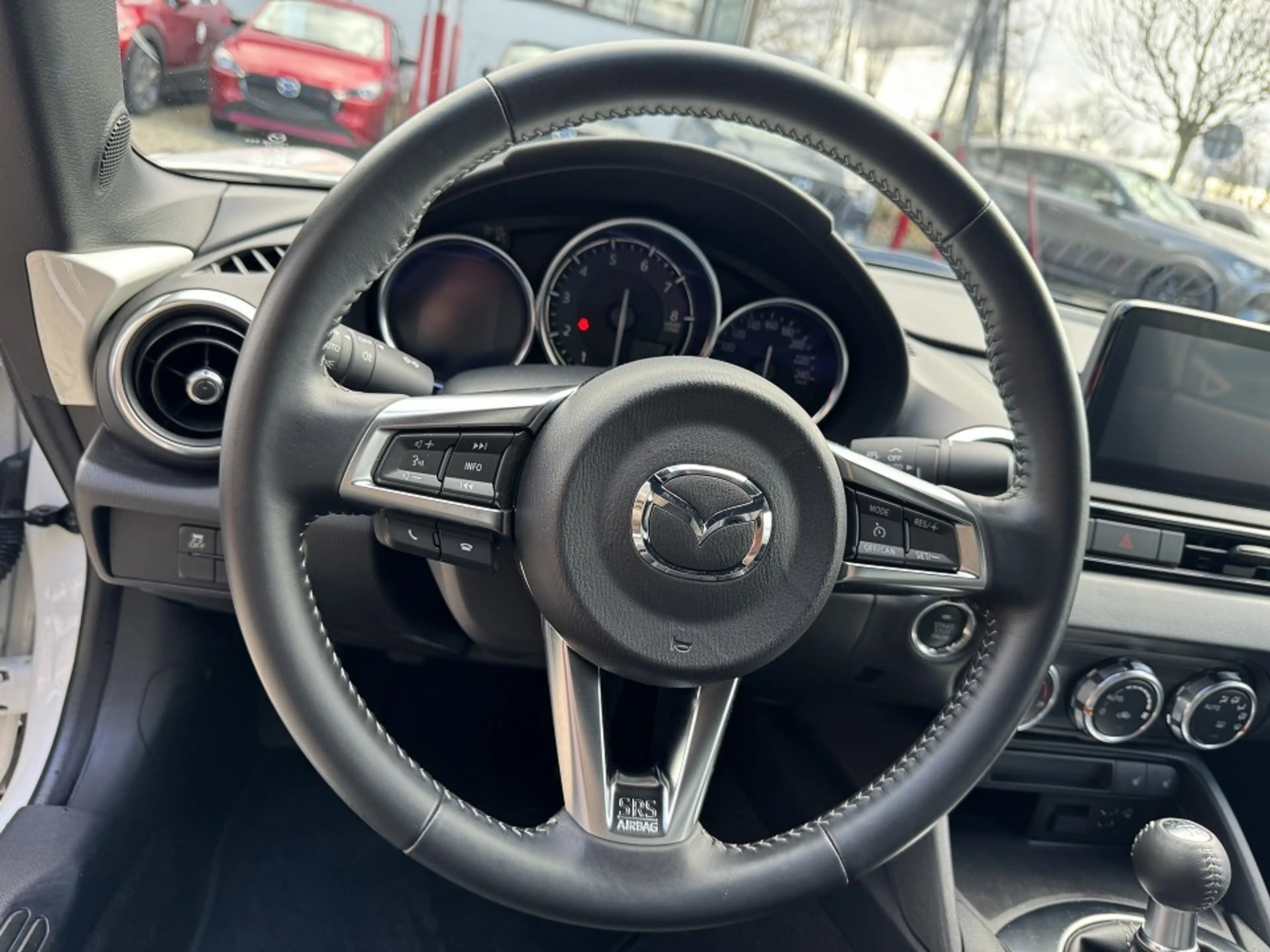 Mazda MX-5 1.5L SKYACTIV G 132ps EXCLUSIVE-LINE — photo 8