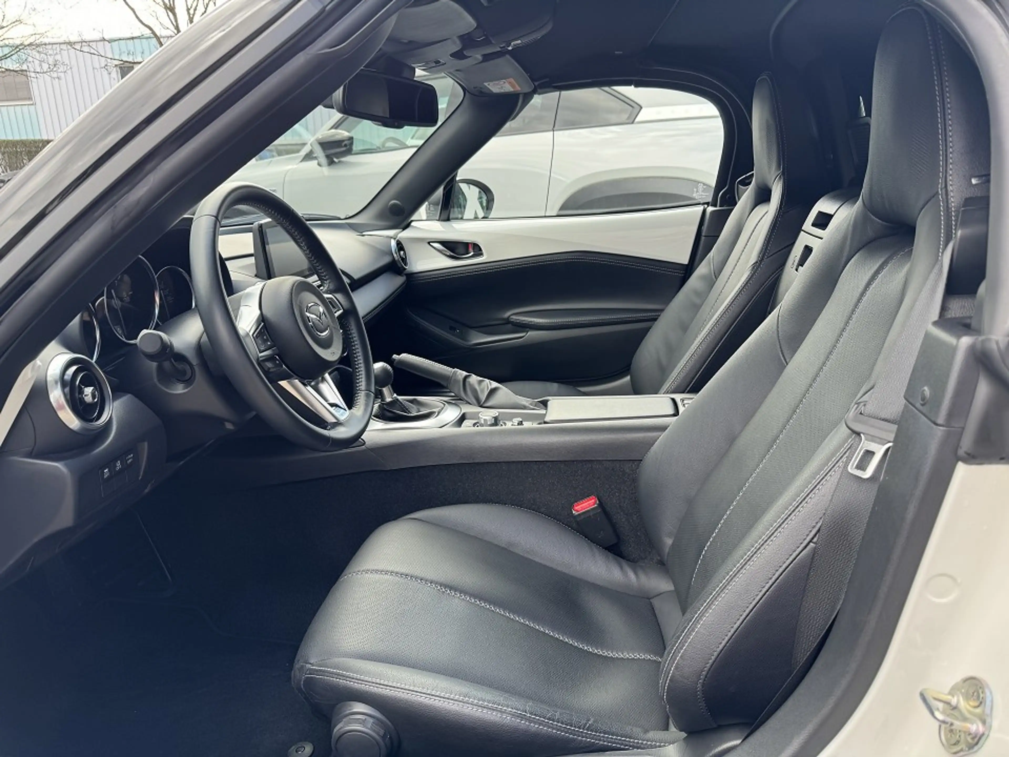 Mazda MX-5 1.5L SKYACTIV G 132ps EXCLUSIVE-LINE — photo 6