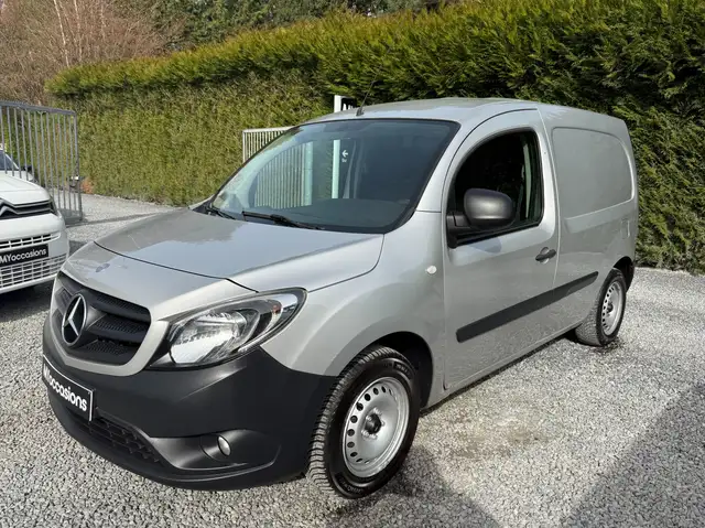 Mercedes-Benz Citan 109 CDi - UTILITAIRE - 3 PLACES - EURO 6 b -A VOIR