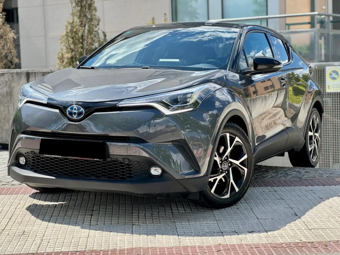 Toyota C-HR 180H Advance Gris - 1