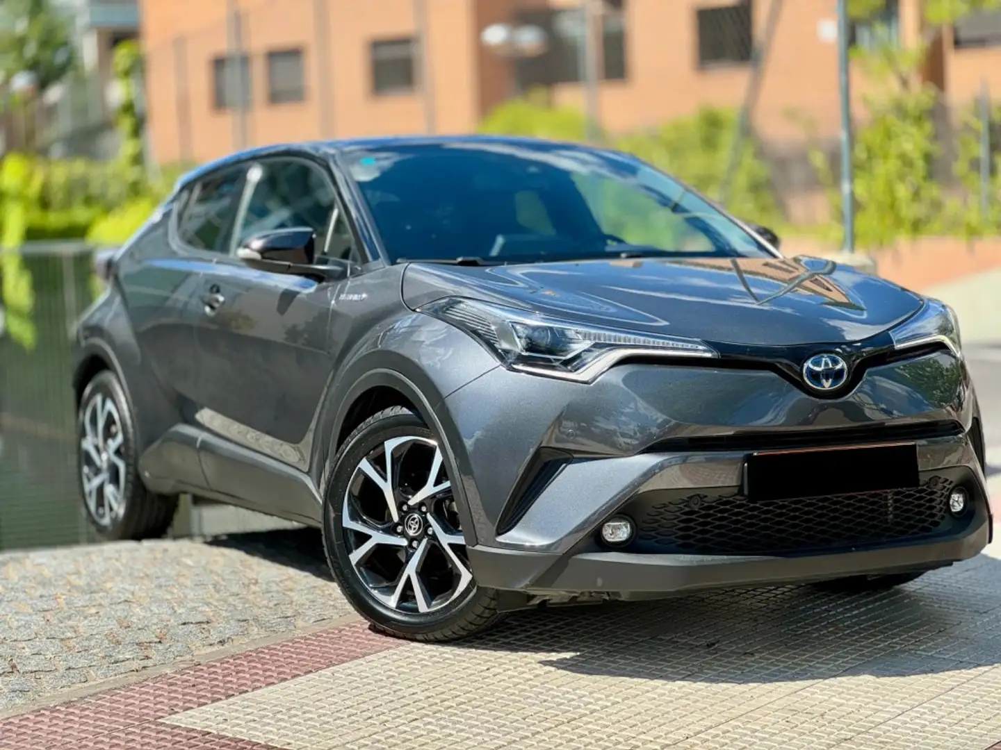 Toyota C-HR 180H Advance Gris - 2