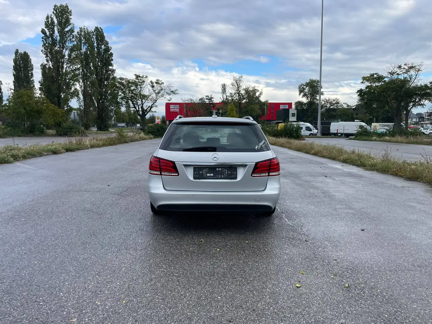 Mercedes-Benz E 220 E 220 CDI BlueEfficiency (212.202) Grau - 2