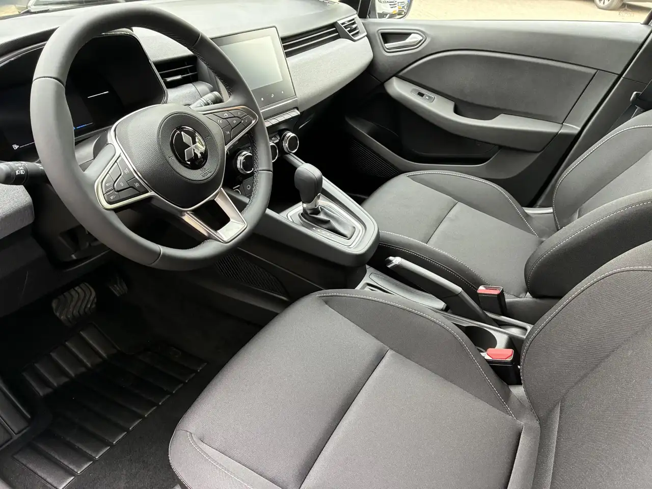 Mitsubishi Colt 2026 — фото 13