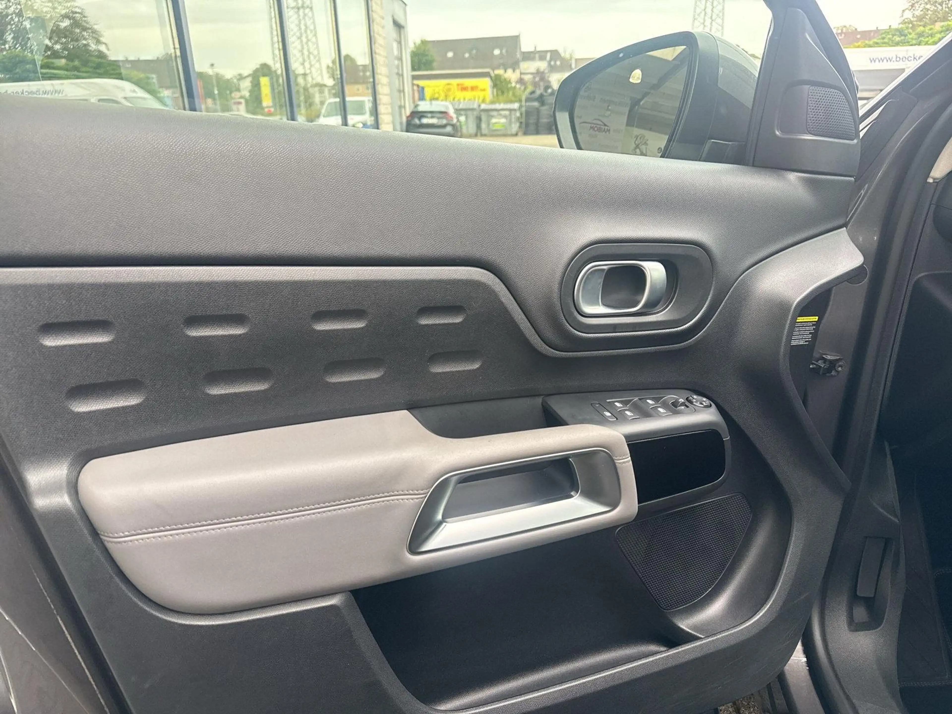 Citroen C5 Aircross Feel Pack Hybrid — photo 10