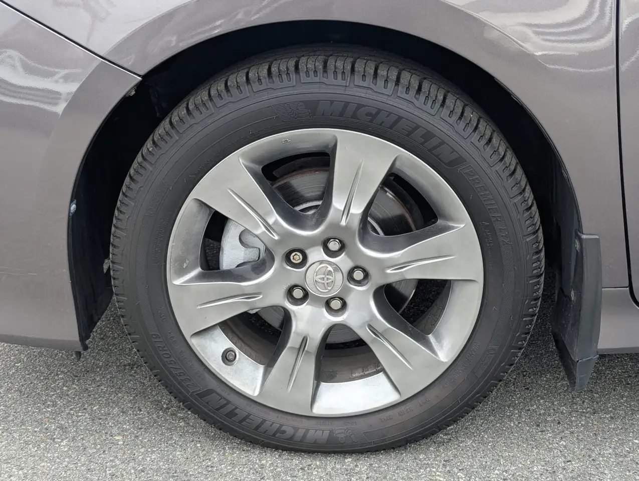 Toyota Sienna снимка Toyota Sienna