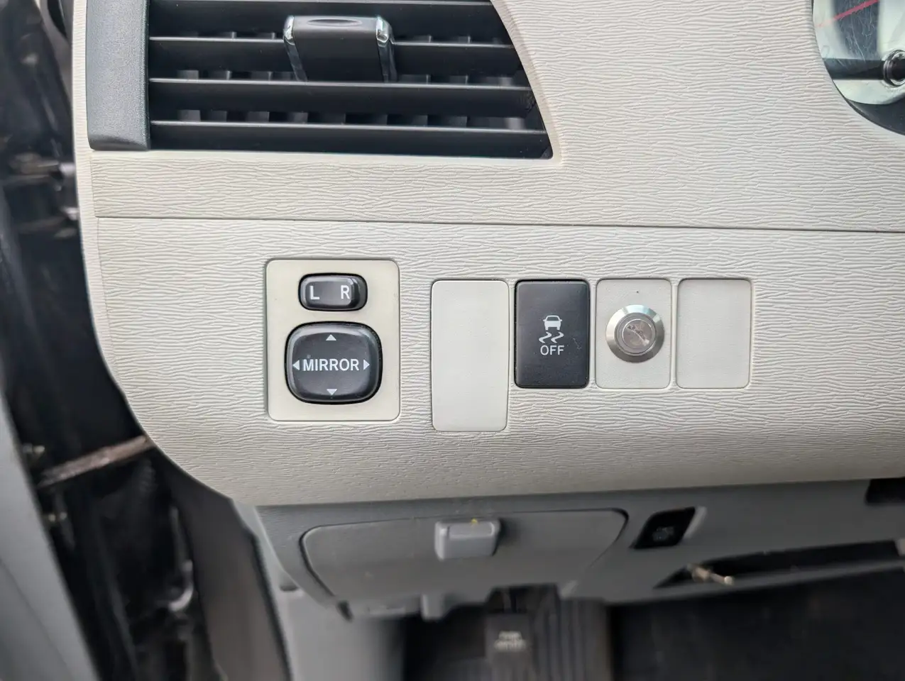 Toyota Sienna снимка Toyota Sienna