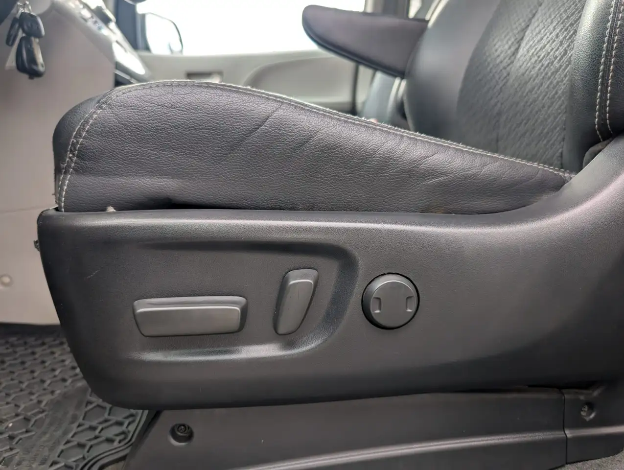 Toyota Sienna снимка Toyota Sienna