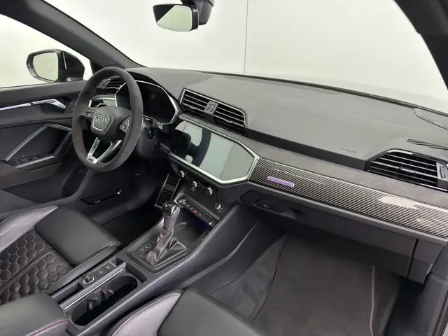Audi RS Q3 view 13