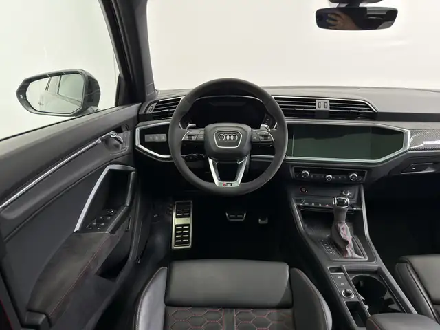 Audi RS Q3 view 11