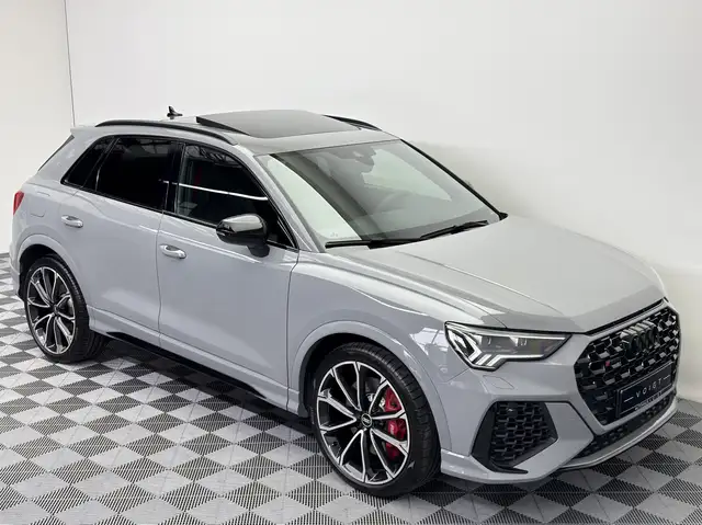 Audi RS Q3 view 5