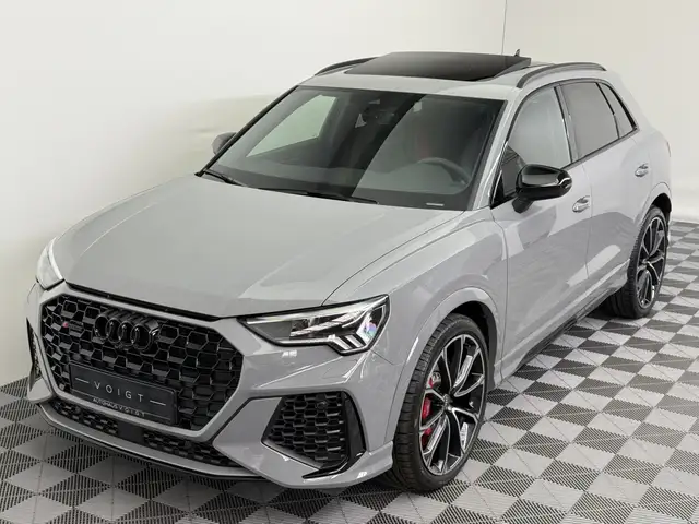Audi RS Q3 view 2