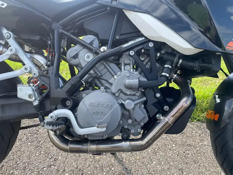 KTM 990 SUPERMOTO - foto 7