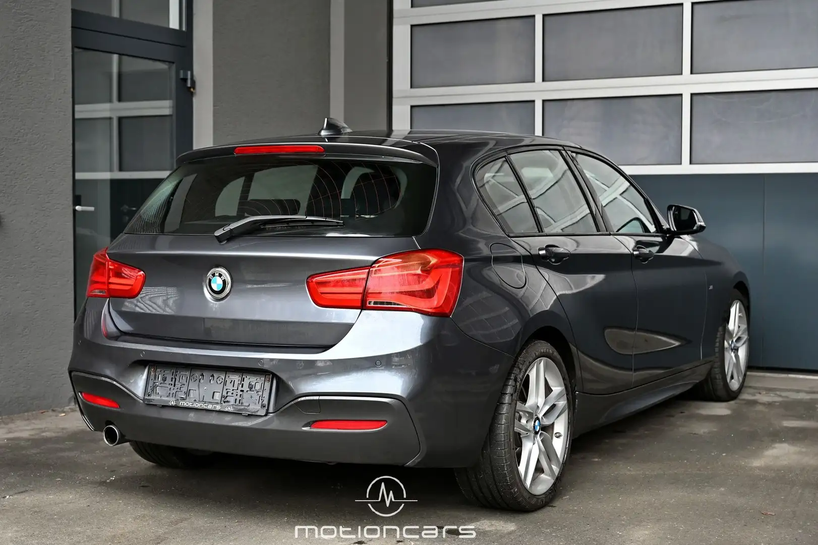 BMW 116 - 116 i M Sport Pickerl NEU Silber - 2