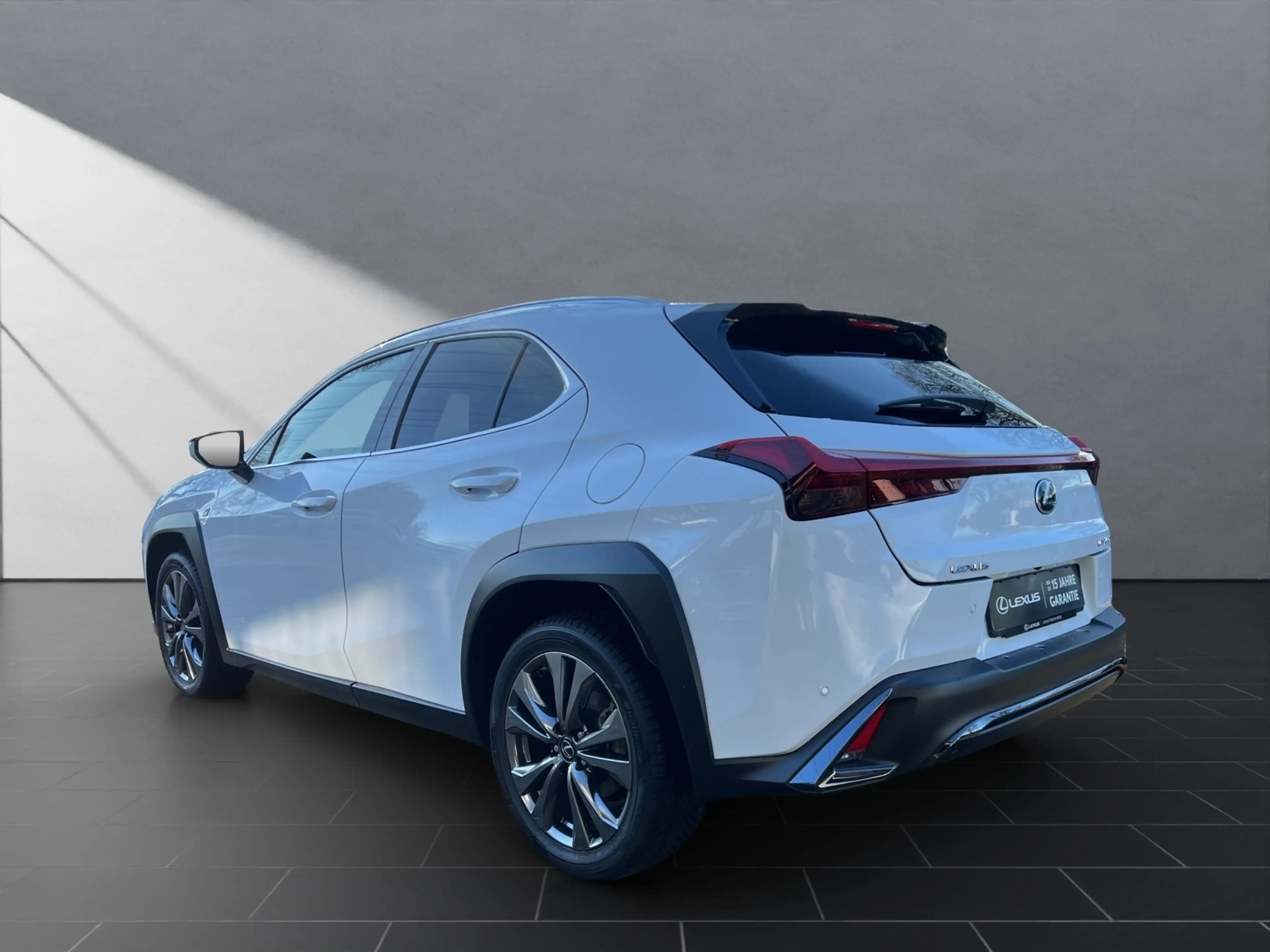 Lexus UX 250h 250h*F-Sport D.*1HD*SHZ*NAVI*CARPLAY* — photo 3