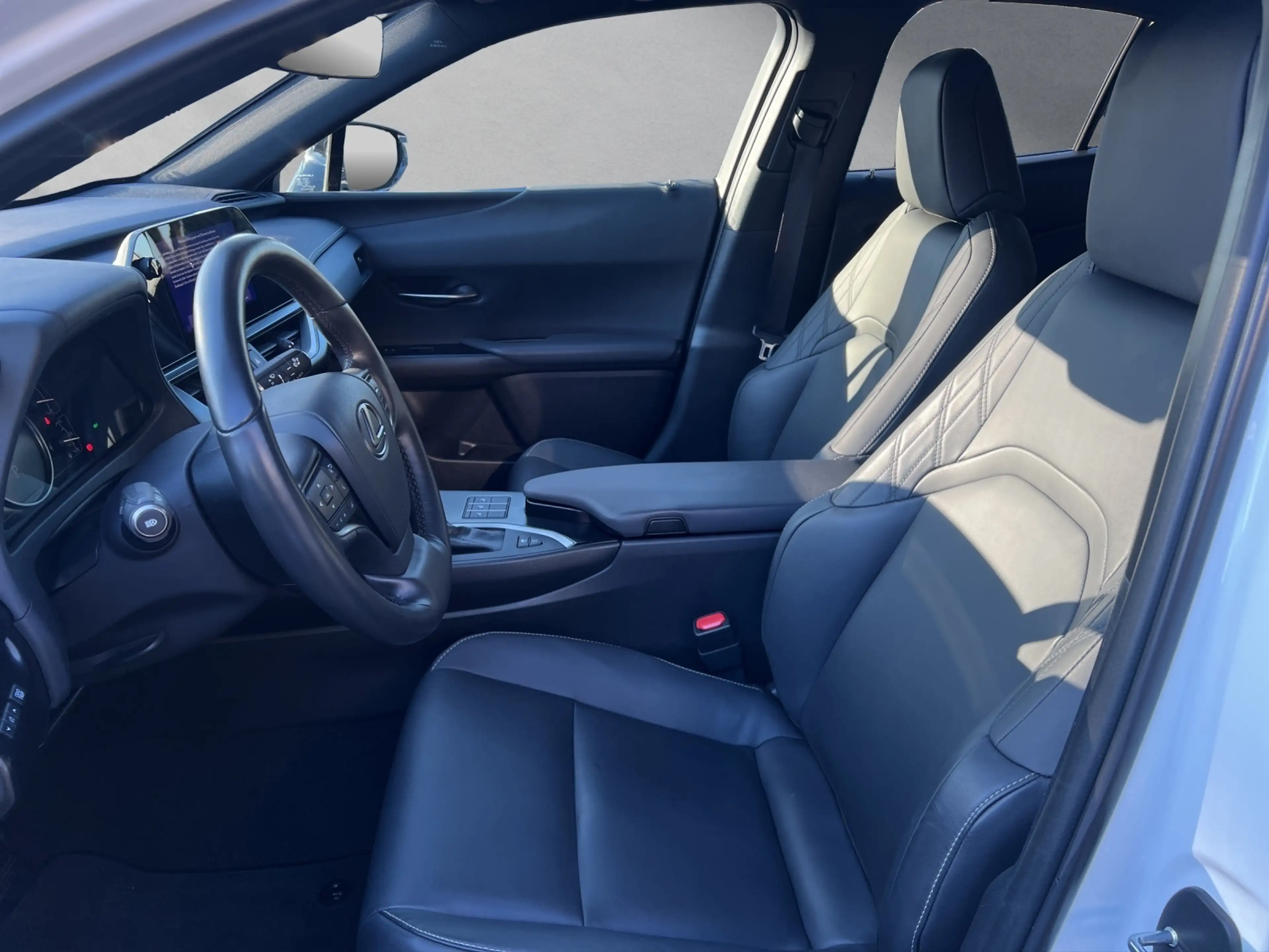 Lexus UX 250h 250h*F-Sport D.*1HD*SHZ*NAVI*CARPLAY* — photo 9