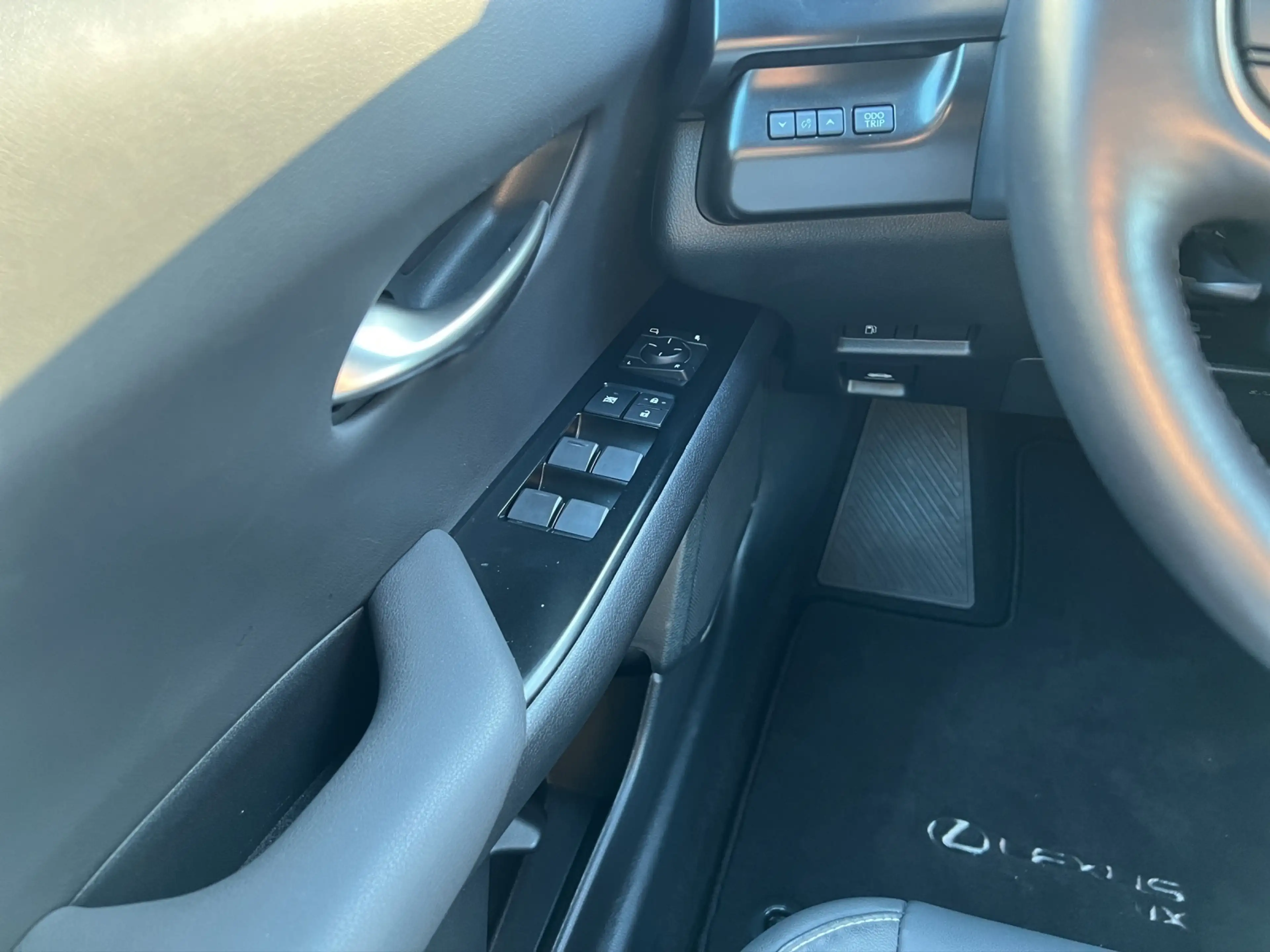 Lexus UX 250h 250h*F-Sport D.*1HD*SHZ*NAVI*CARPLAY* — photo 12