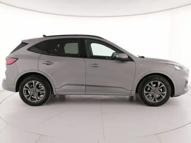 Ford Kuga view 3