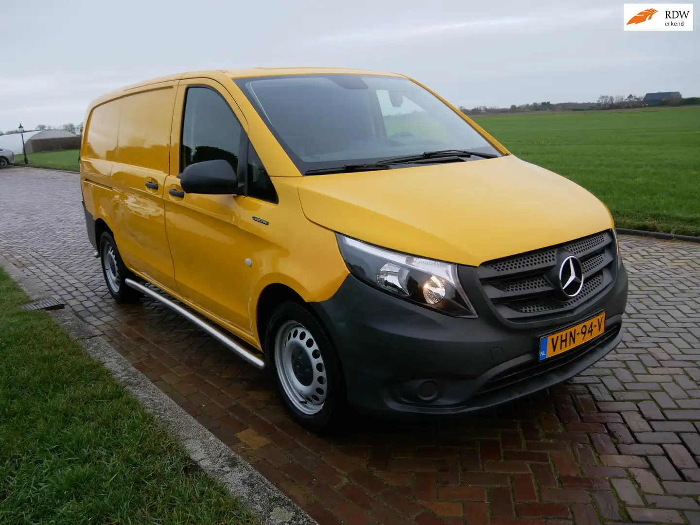 Mercedes-Benz Vito EVito Lang 41 kWh AC ** 5599 EX BTW ** 2020 !!! Geel - 1