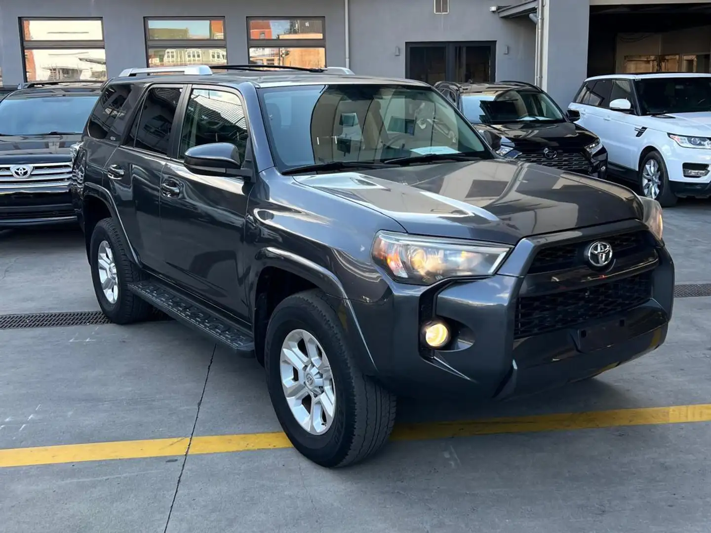 Toyota 4-Runner ONLY FOR EXPORT OUT OF EUROPE Grau - 1