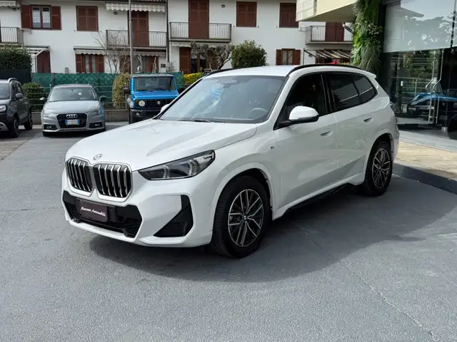 BMW X1 view 3